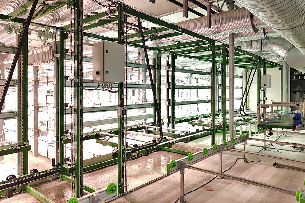 Vertical farming anlæg med 4 produktionslinjer