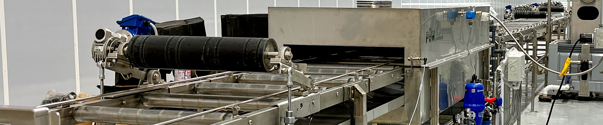 Washing machine for gutter systems
