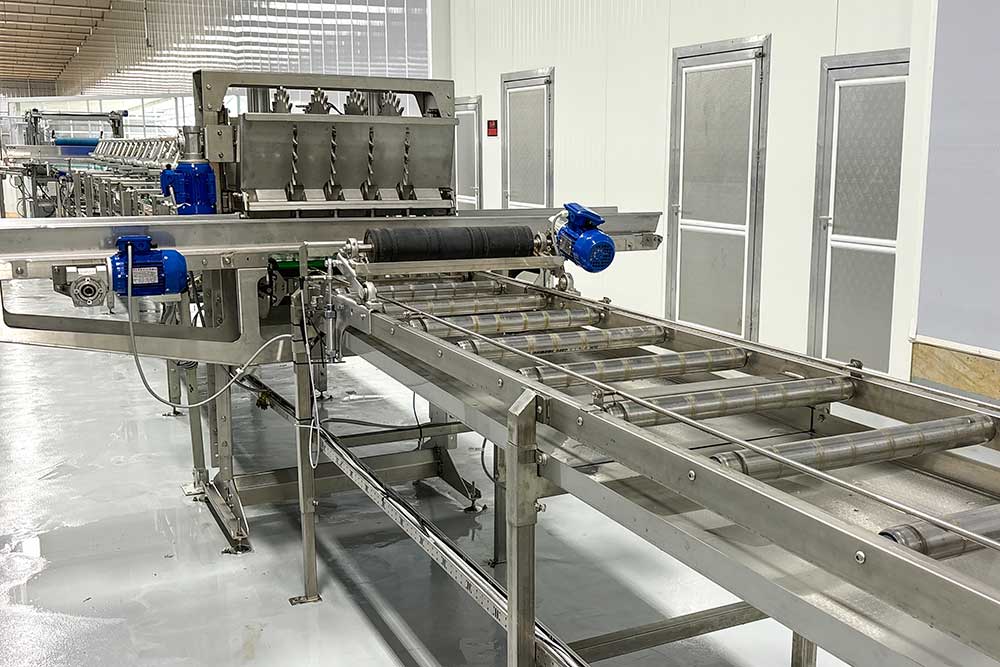 Machine service for greenhouse production