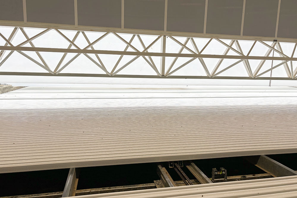 Return line for gutters in greenhouses